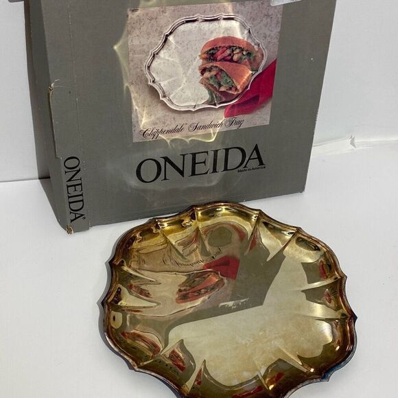Oneida Scalloped Buffet Platter Oval Chippendale Sandwich Tray 11" - Picture 2 of 5